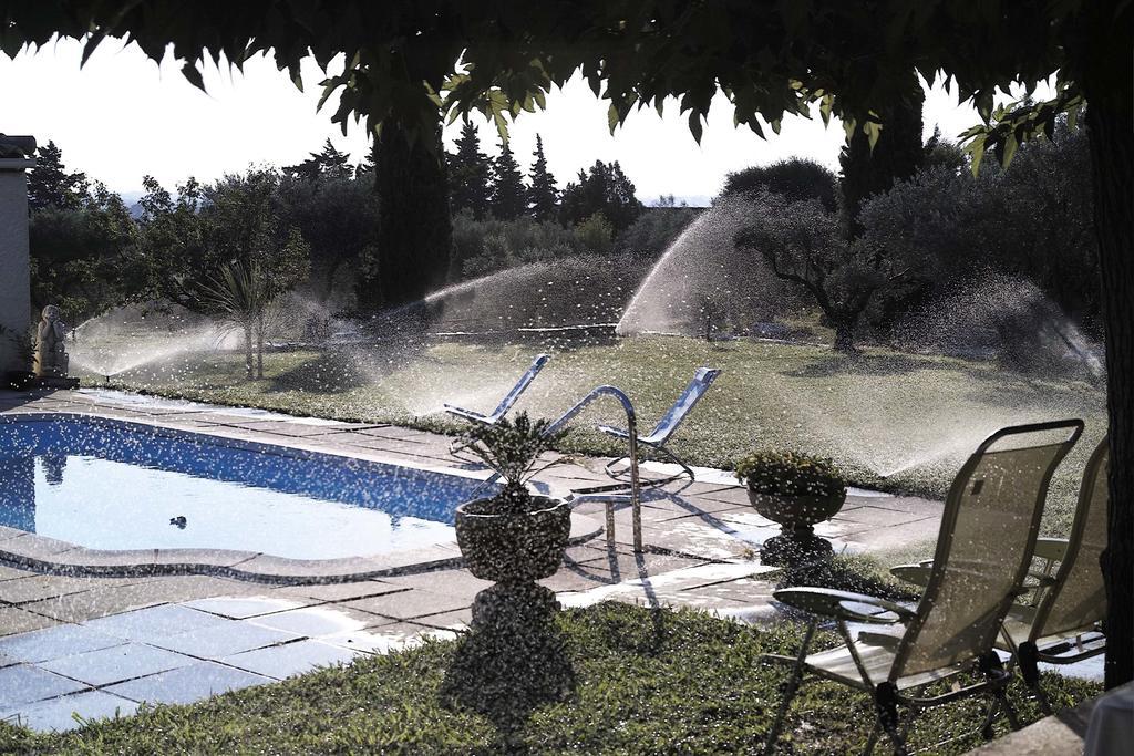 Mas Des Collines Acomodação com café da manhã Fontvieille Quarto foto